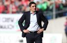 Stuttgart fyrer cheftræner Tayfun Korkut