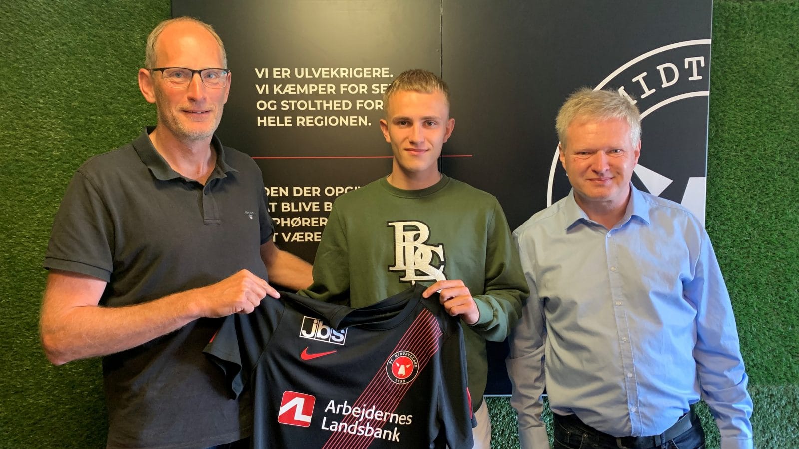 victor-lind-1600x900