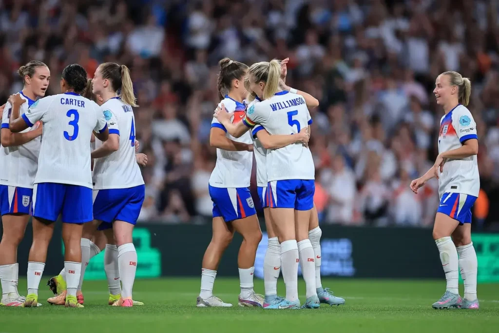 Odds og spilforslag til tirsdagens Nations League-gruppefinale mellem Spaniens og Englands kvinder