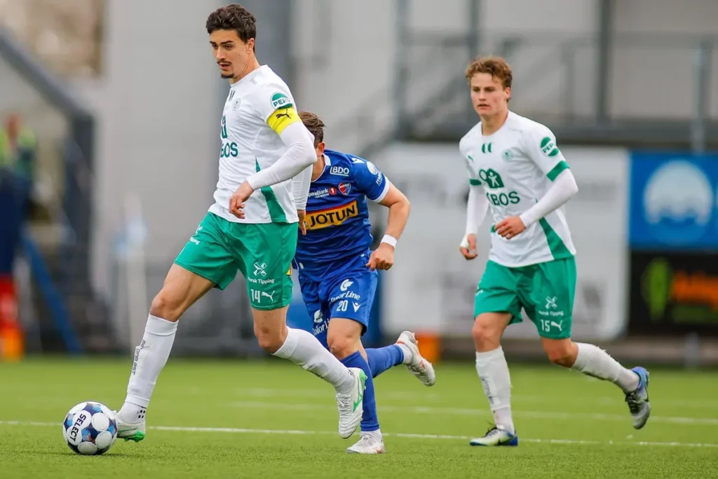 Odds og spilforslag til søndagens Eliteserie-opgør i Norge mellem Hamarkameratene og Fredrikstad