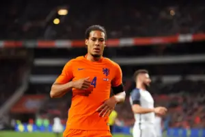Optakt til søndagens VM-kamp mellem Nederlandene og Japan
